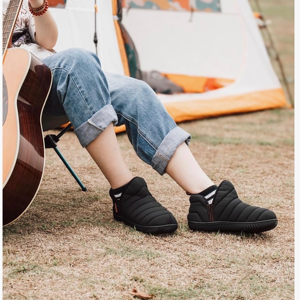 Women's Rockdove Black Quilted Slippers
